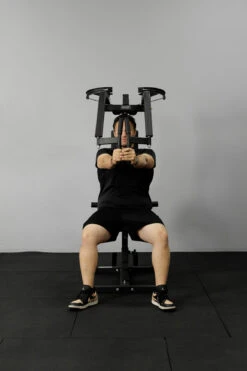 Body Iron Pec Dec & Rear Delt Machine -World Fitness 2. Body Iron Pec Dec Rear Delt Machine