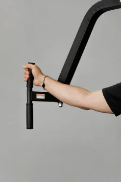 Body Iron Pec Dec & Rear Delt Machine -World Fitness 4. Body Iron Pec Dec Rear Delt Machine