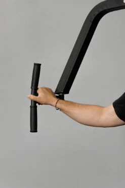 Body Iron Pec Dec & Rear Delt Machine -World Fitness 5. Body Iron Pec Dec Rear Delt Machine