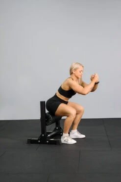 Body Iron Commercial Bulgarian Split Squat -World Fitness BodyIronBulgarianSplitSquat 2