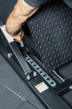 Body Iron Commercial Pendulum Squat Machine 29 Body Iron Commercial Pendulum Squat Machine -World Fitness GIF1 BodyIronCommercialPendulumSquatMachine